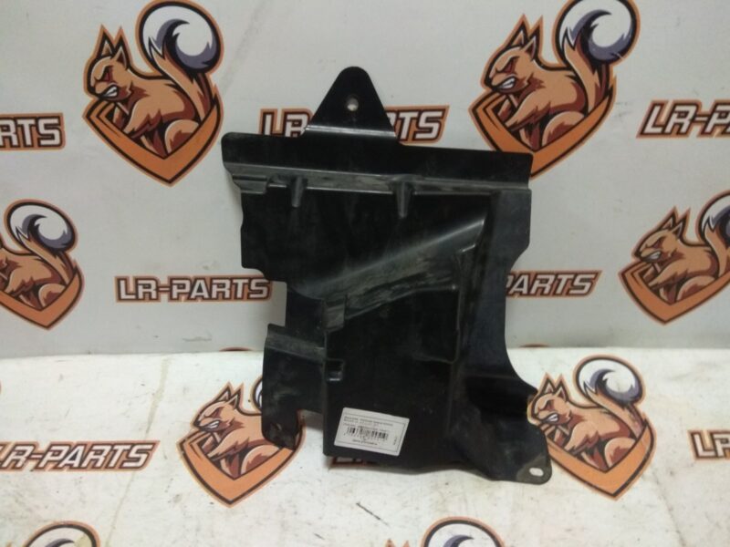 LR092650 Mudguard front right Range Rover Velar Used cost 5 € in stock 4 pcs.