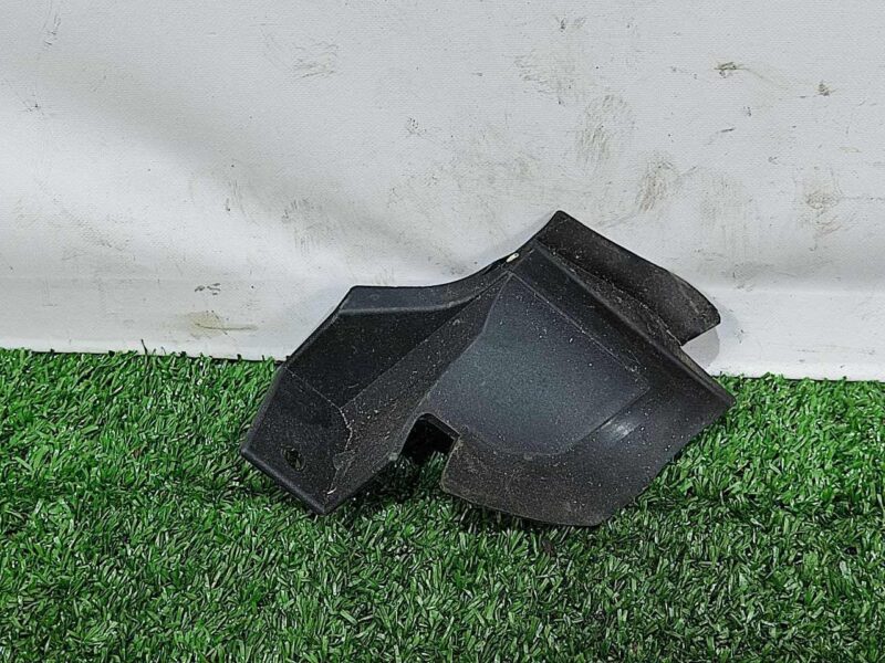 LR092762 Sound insulation in front of the right door RANGE ROVER VELAR (L560) Used cost 25 € in stock 7 pcs.