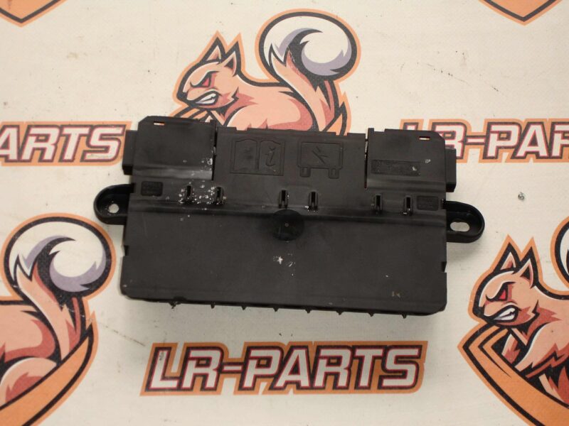 LR092946 Fuse Box Land Rover Discovery 5 L462 (2017-) Used cost 55 € in stock 2 pcs.