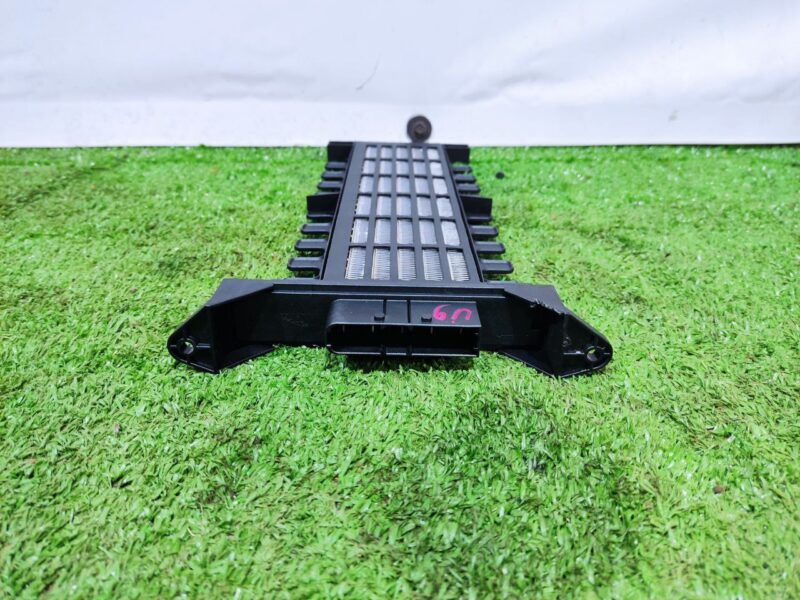LR093035 Electric heater Range Rover Velar L560 (2018-) Used cost 90 € in stock 1 pcs.