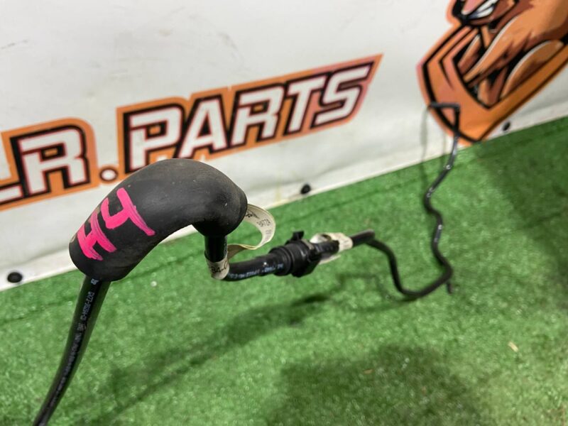LR093106 Fuel tube 2.0TD Range Rover Velar L560 (2018-) Used cost 100 € in stock 1 pcs.
