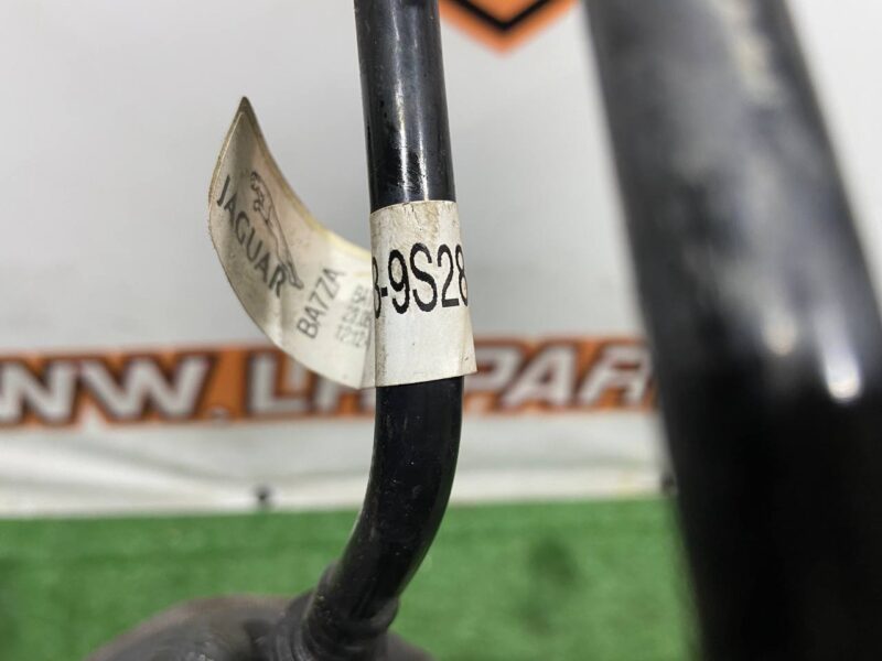 LR093106 Fuel tube 2.0TD Range Rover Velar L560 (2018-) Used cost 100 € in stock 1 pcs.