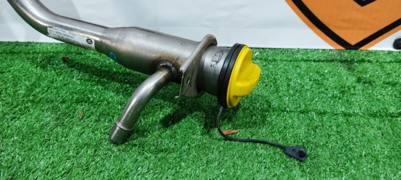 LR093120 Fuel filler neck 2.0D RANGE ROVER VELAR (L560) Used cost 100 € in stock 3 pcs.