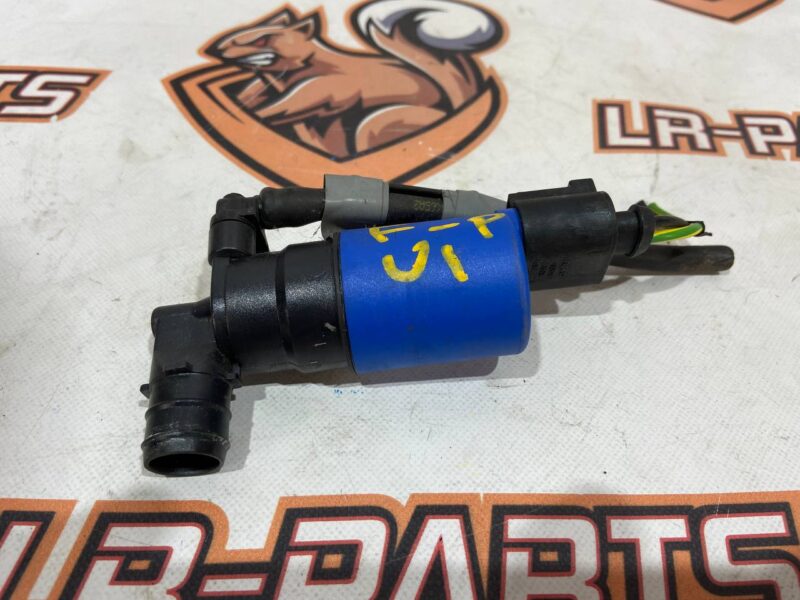 LR093460 Headlight washer tank motor Range Rover Velar L560 Used cost 30 € in stock 7 pcs.