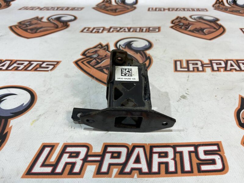 LR093552 Radiator bracket on the beam right RANGE ROVER VELAR (L560) Used cost 28 € in stock 4 pcs.