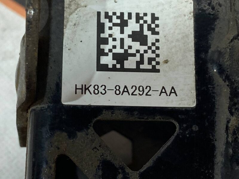 LR093552 Radiator bracket on the beam right RANGE ROVER VELAR (L560) Used cost 28 € in stock 4 pcs.