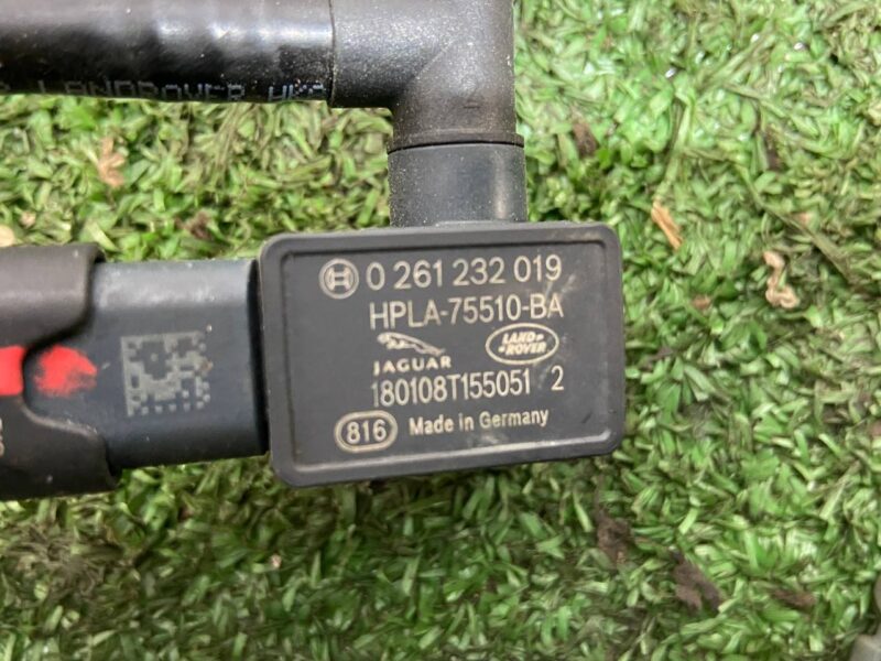 LR093608 Vacuum sensor RANGE ROVER VELAR (L560) Used cost 25 € in stock 3 pcs.