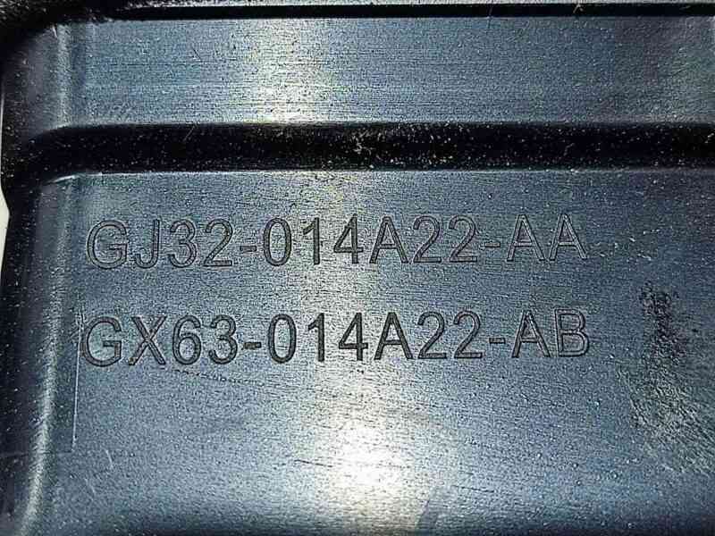 LR093892 Air deflector in the center console rear Range Rover Velar L560 (2018-) Used cost 120 € in stock 1 pcs.