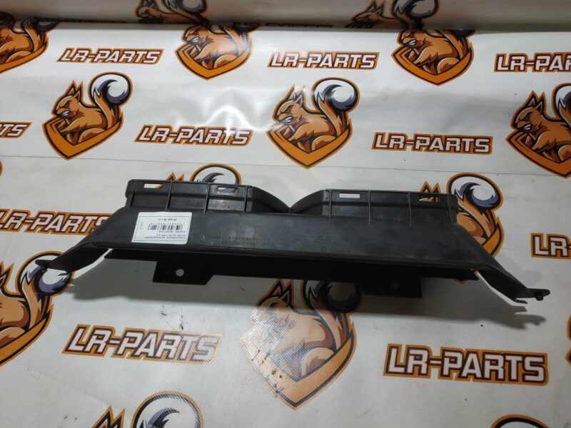 LR094006 Used RANGE ROVER VELAR (L560) interior air intake cost 20 € in stock 6 pcs.