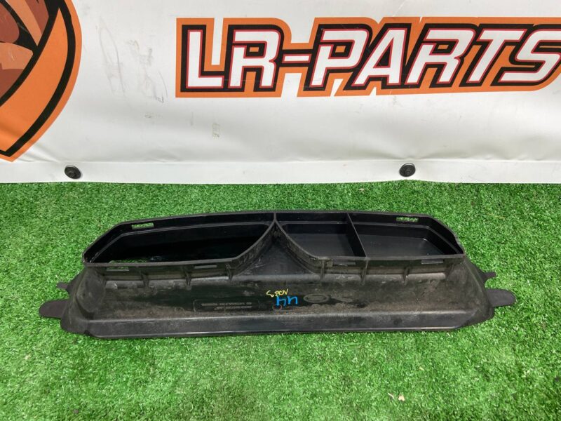 LR094006 Used RANGE ROVER VELAR (L560) interior air intake cost 20 € in stock 6 pcs.