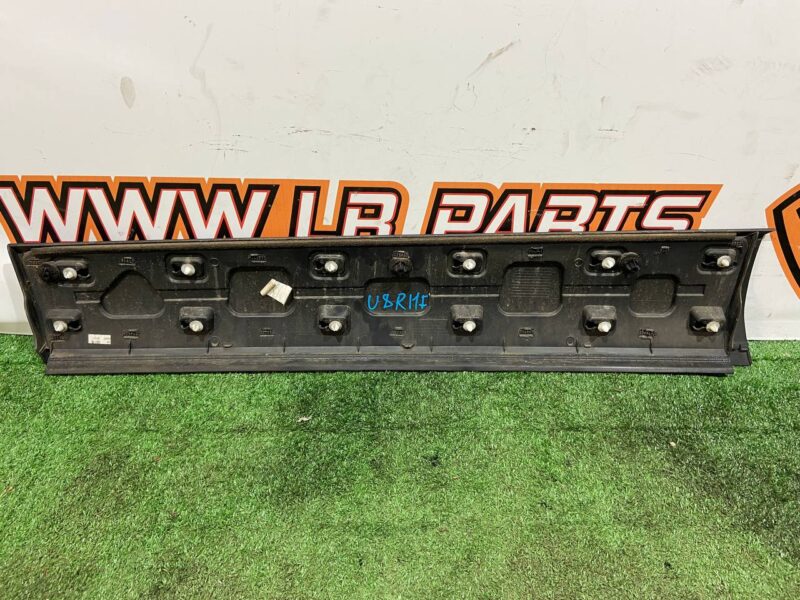 LR094272 Front right door molding for Range Rover Evoque L538 (2012-2018) Used cost 60 € in stock 1 pcs.