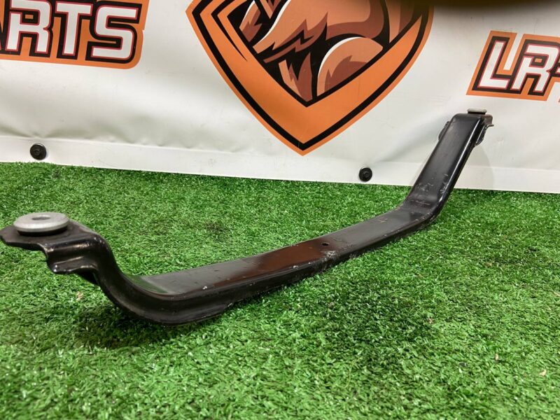 LR095379 Fuel tank clamp Range Rover Velar L560 (2018-) USED cost 25 € in stock 4 pcs.