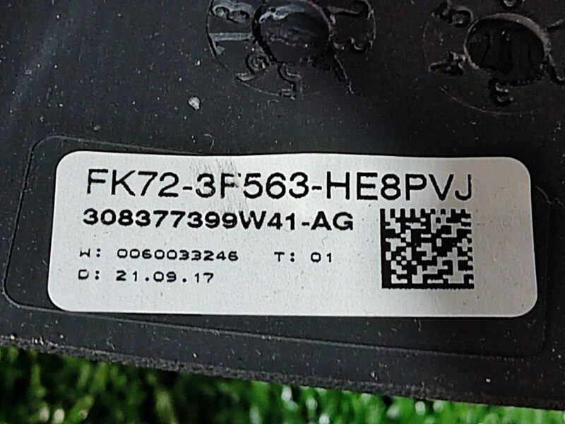 LR095540 Steering wheel buttons right LAND ROVER DISCOVERY SPORT (L550) 2015- Used cost 50 € in stock 1 pcs.