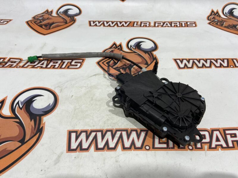 LR095548 Electric motor left rear lower lyada Range Rover L405 (2013-2021) used cost 45 € in stock 7 pcs.