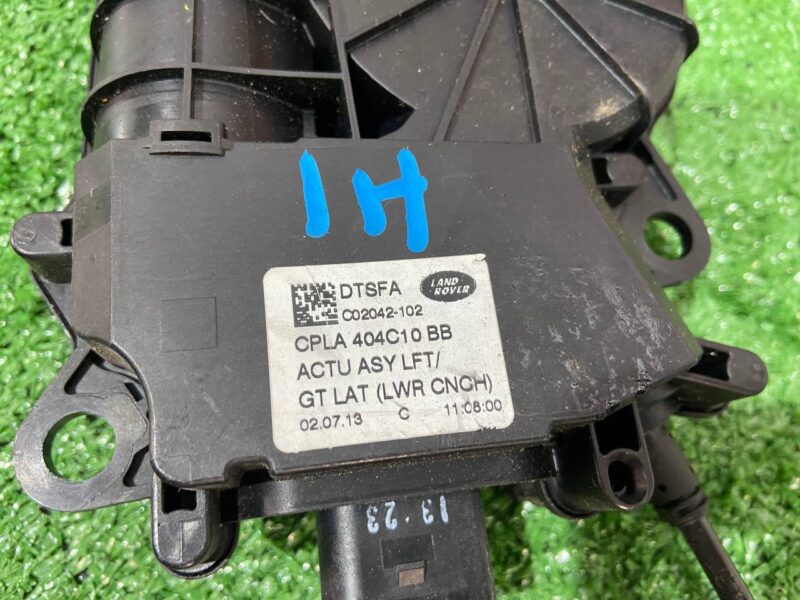 LR095550 Electric motor right rear lower door Range Rover L405 (2013-2021) Used - Image 12