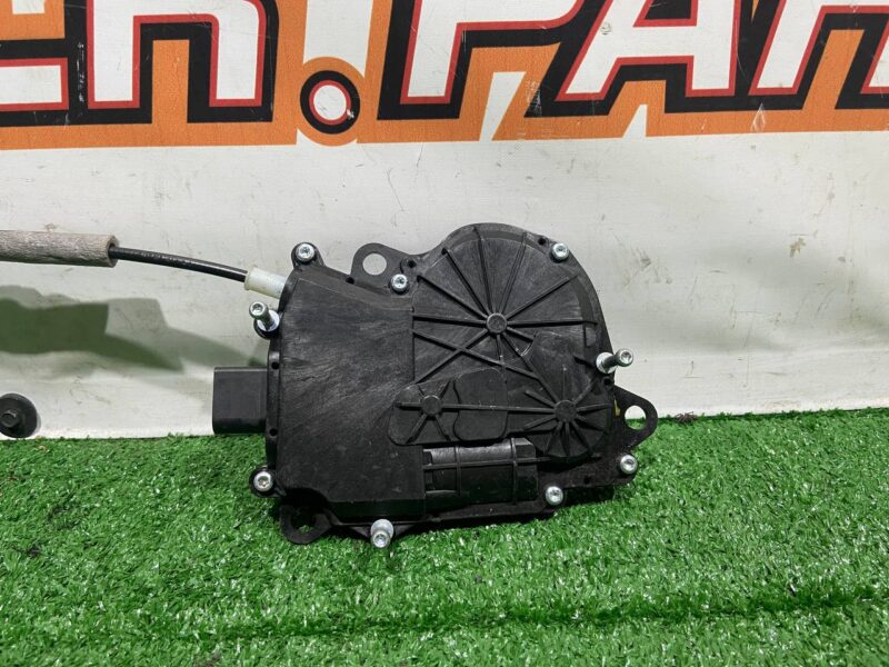 LR095550 Electric motor right rear lower door Range Rover L405 (2013-2021) Used cost 30 € in stock 12 pcs.