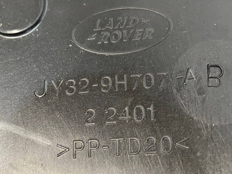 LR095884 Air duct left Land Rover Discovery 5 L462 (2017-) USED cost 78 € in stock 1 pcs.