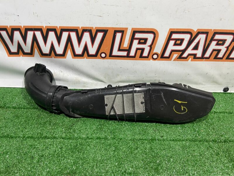 LR095884 Air duct left Land Rover Discovery 5 L462 (2017-) USED cost 78 € in stock 1 pcs.