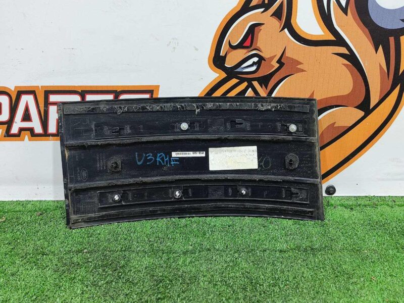LR096396 Door molding front right Atlas RANGE ROVER L405 13- Used cost 85 € in stock 2 pcs.