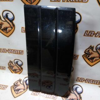 LR096541 Right front door molding RANGE ROVER L405 13- Used cost 85 € in stock 4 pcs.