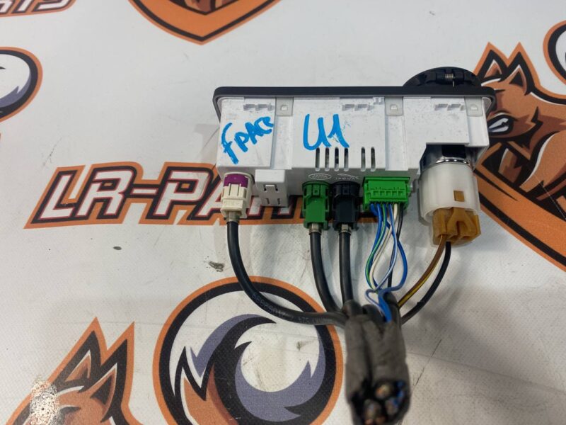 LR096620 Multimedia module AUX USB Range Rover Sport L494 (2014-2022) Used cost 60 € in stock 2 pcs.