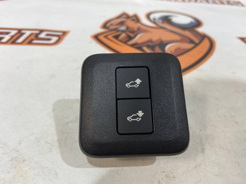 LR098357 Suspension height adjustment button RANGE ROVER SPORT (L494) 2013- Used cost 40 € in stock 6 pcs.