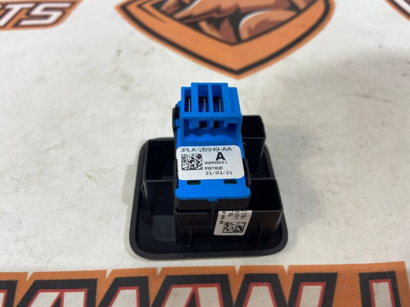 LR098357 Suspension height adjustment button RANGE ROVER SPORT (L494) 2013- Used cost 40 € in stock 6 pcs.