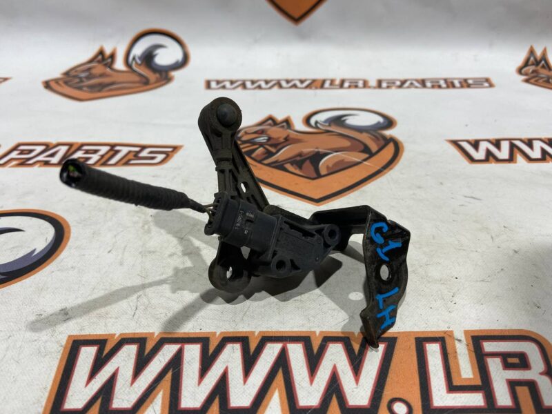 LR098914 Front suspension height sensor Land Rover Discovery 5 L462 (2017-) Used - Image 15