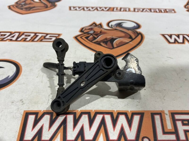 LR098914 Front suspension height sensor Land Rover Discovery 5 L462 (2017-) Used - Image 16