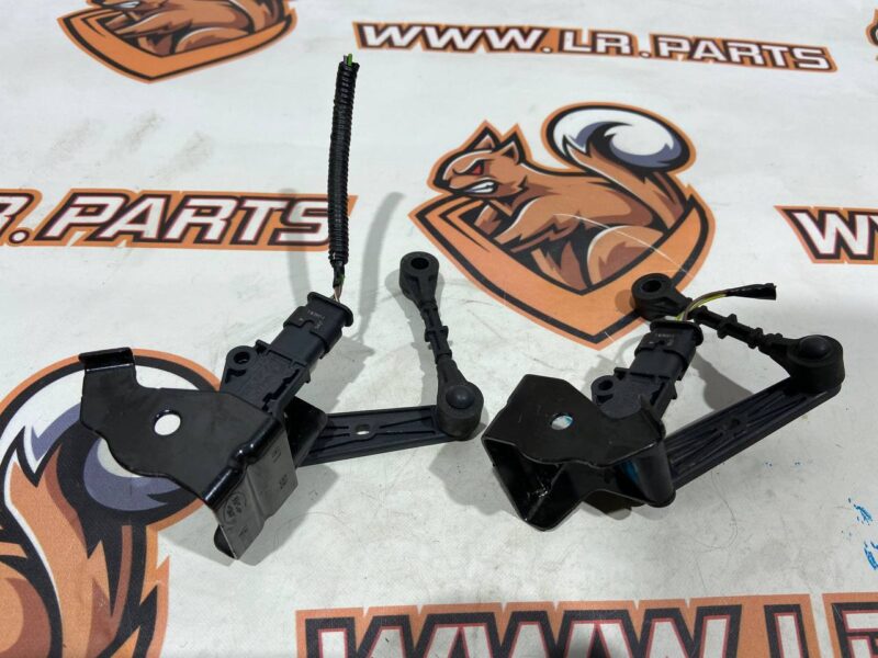 LR098914 Front suspension height sensor Land Rover Discovery 5 L462 (2017-) Used - Image 25