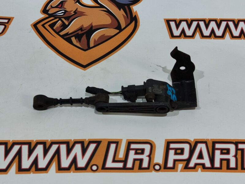 LR098914 Front suspension height sensor Land Rover Discovery 5 L462 (2017-) Used cost 40 € in stock 10 pcs.