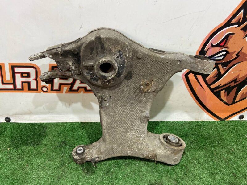 LR098947 Rear right lower lever Land Rover Discovery Sport L550 (2015-) Used cost 120 € in stock 4 pcs.
