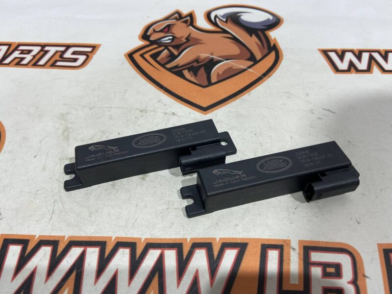 LR099137 Keyless access antenna module LAND ROVER DISCOVERY 5 Used cost 8 € in stock 8 pcs.