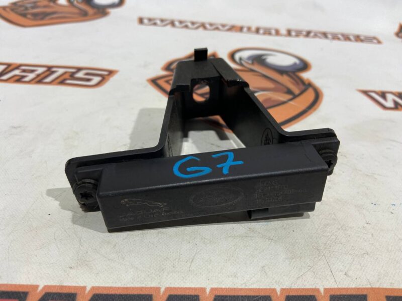 LR099137 Keyless access antenna module LAND ROVER DISCOVERY 5 Used - Image 17