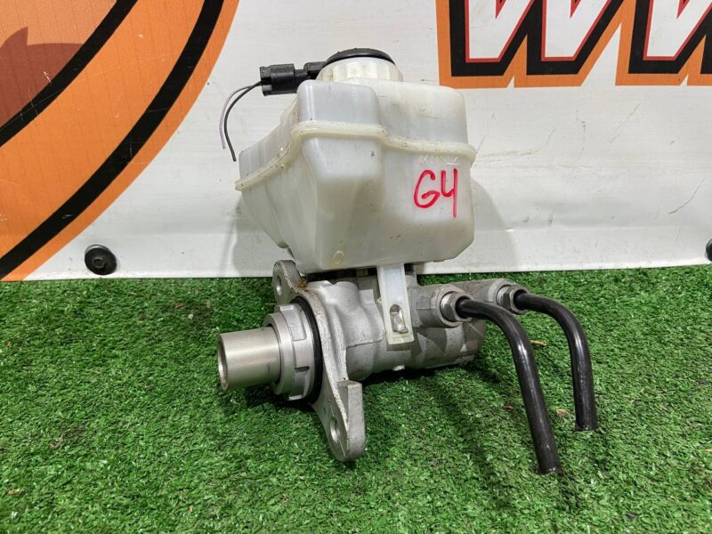 LR099178 Brake Master Cylinder Land Rover Discovery 5 L462 (2017-) Used cost 40 € in stock 8 pcs.