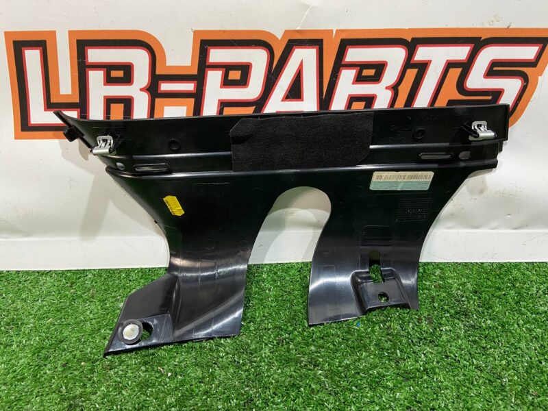 LR099659 Cabin rack moling inner left RANGE ROVER (L405) 2013- Used cost 50 € in stock 1 pcs.