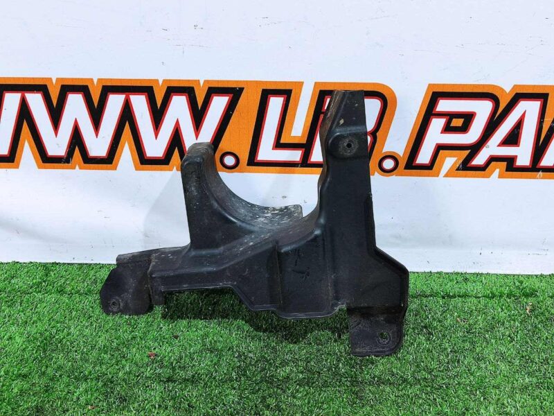 LR099958 Engine dust cover left LAND ROVER DISCOVERY SPORT L550 2015- Used cost 15 € in stock 2 pcs.