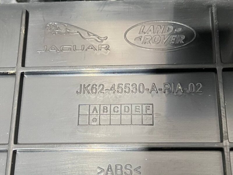 LR100494 Trunk panel support right Range Rover Sport L494 (2014-2022) Used cost 40 € in stock 1 pcs.