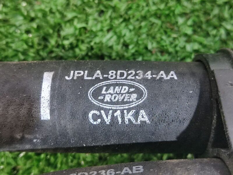 LR100950 Cooling system hose Range Rover Sport L494 (2014-2022) used cost 20 € in stock 1 pcs.
