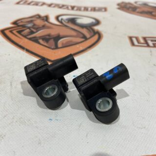 LR101226 Shock sensor LAND ROVER DISCOVERY 5 Used cost 35 € in stock 28 pcs.