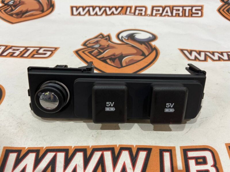 LR101656 Rear center console trim panel for charging Range Rover Sport L494 (2014-2022) used cost 10 € in stock 1 pcs.