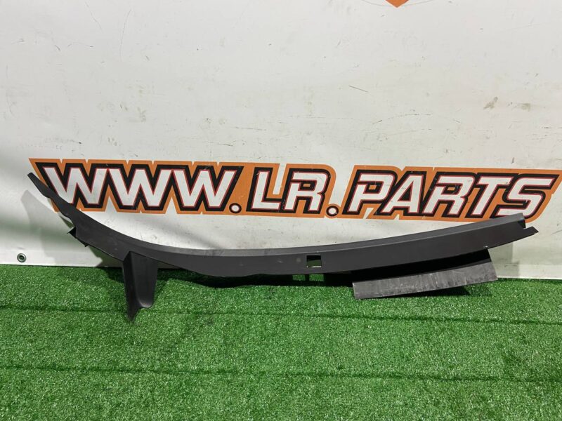 LR101682 Hood seal left Land Rover Discovery 5 L462 (2017-) used cost 38,2 € in stock 2 pcs.