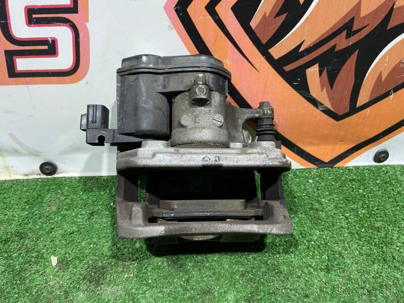 LR102242 Rear right caliper Land Rover Discovery 5 L462 (2017-) Used - Image 13