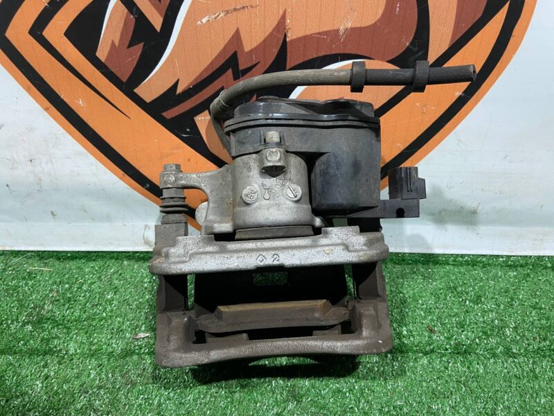 LR102245 Rear left caliper Land Rover Discovery 5 L462 (2017-) Used cost 83 € in stock 8 pcs.