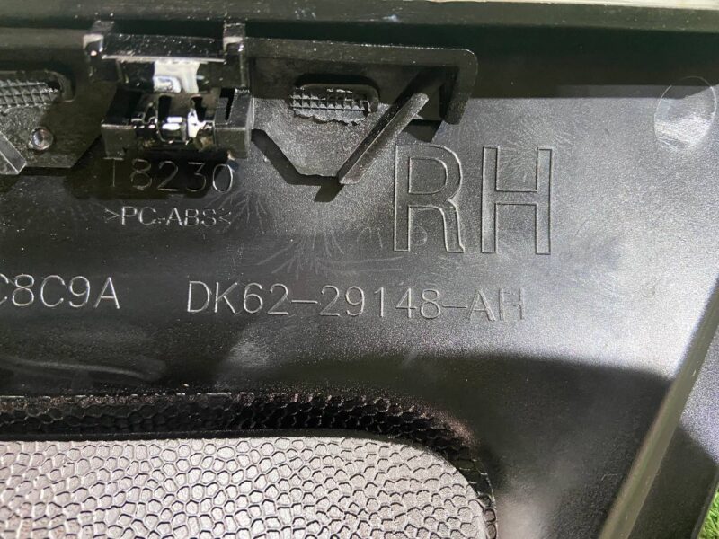 LR102622 Rear pillar trim right Range Rover Sport L494 (2014-2022) Used - Image 13
