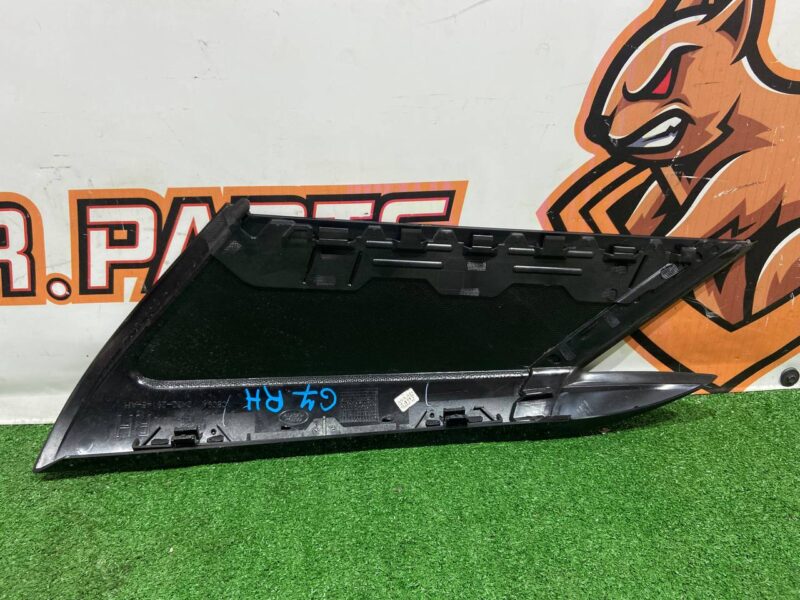LR102622 Rear pillar trim right Range Rover Sport L494 (2014-2022) Used cost 50 € in stock 4 pcs.