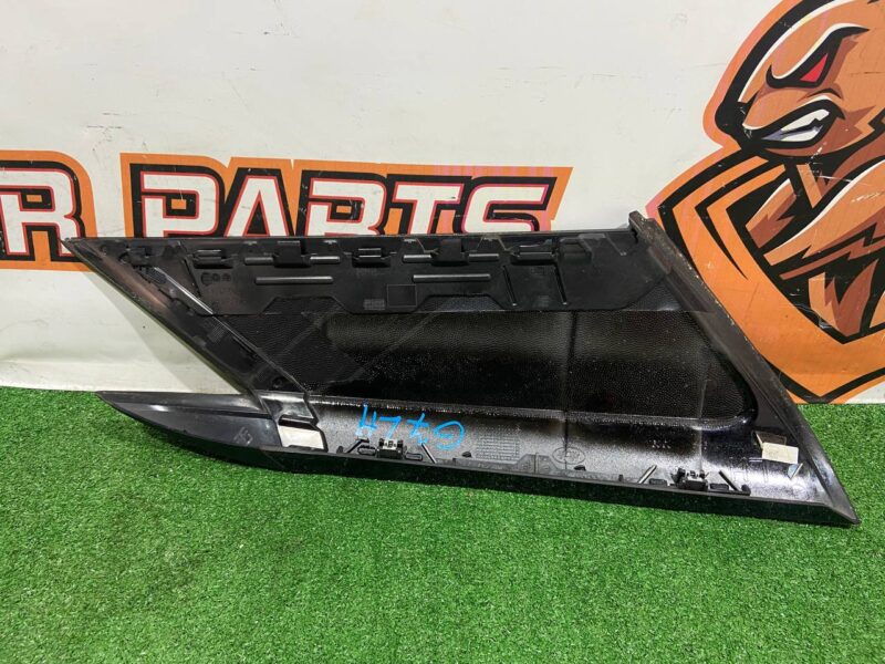 LR102623 Rear pillar trim left Range Rover Sport L494 (2014-2022) Used cost 75 € in stock 7 pcs.