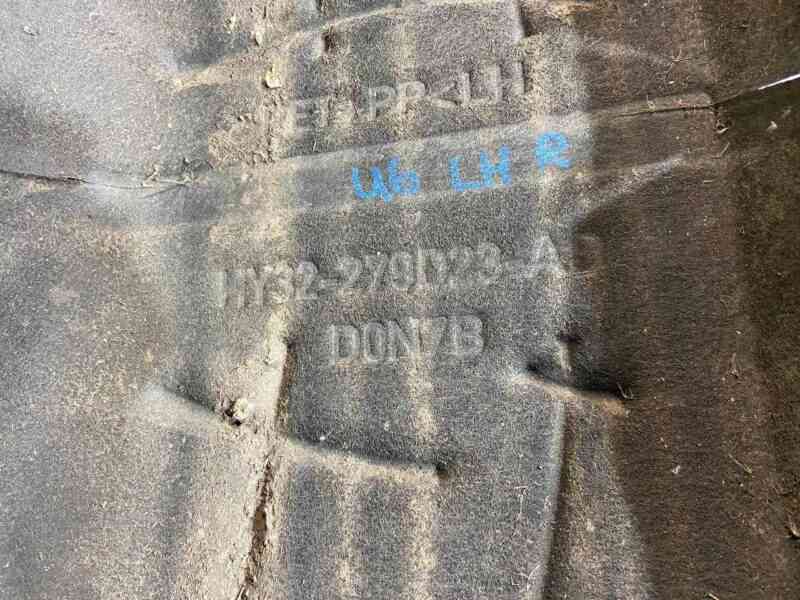 LR082813 Rear fender liner insulation left wheel arch locker Land Rover Discovery 5 L462 (2017-) used cost 90 € in stock 2 pcs.
