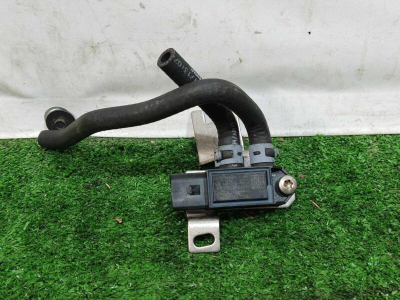 LR105078 Exhaust gas pressure sensor LAND ROVER DISCOVERY 5 (L462) Used cost 81 € in stock 2 pcs.