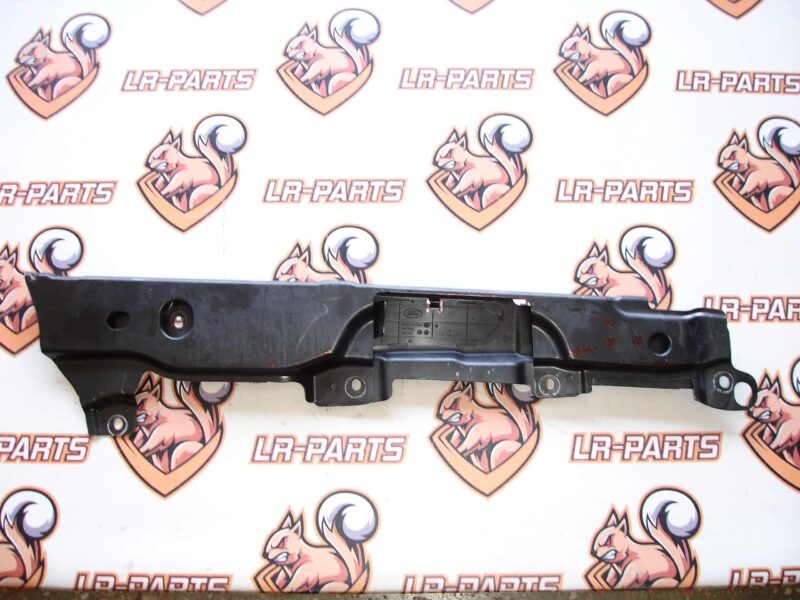LR105082 Wing mounting bracket upper right LAND ROVER DISCOVERY 5 Used cost 70 € in stock 3 pcs.